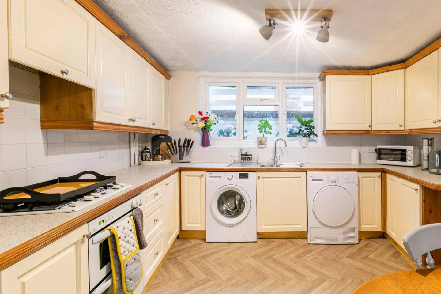 4 Bed Home 3 Mins From Harbour + Sandy Beach Folkestone Exterior foto